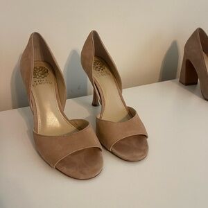 Vince Camuto Women's Tan Heels